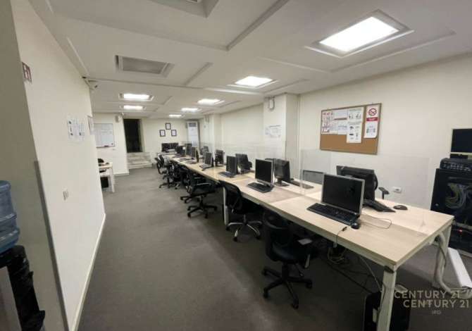 Ambient biznesi me qera 3+1 ne Tirane - 3,500 Euro