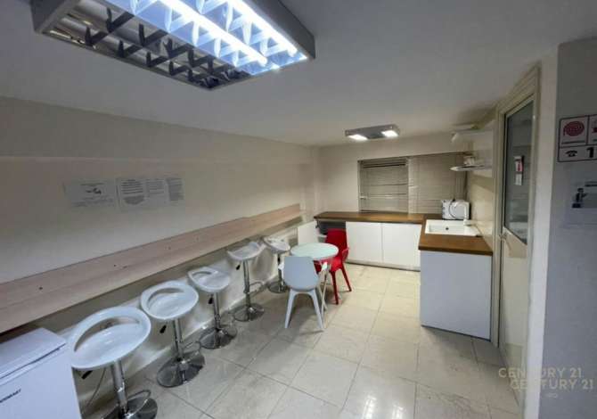 Zyre Per Qera Ne Bllok!