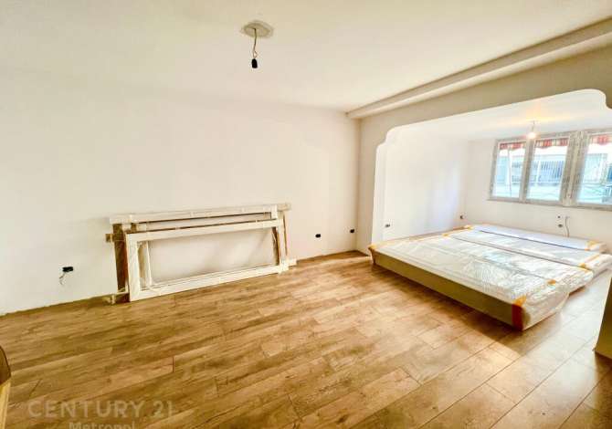 Ambient biznesi me qera 3+1 ne Tirane - 1,100 Euro