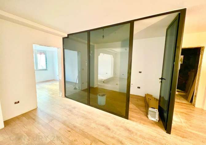 Ambient biznesi me qera 3+1 ne Tirane - 1,100 Euro