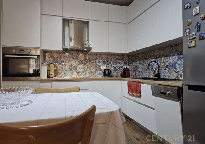 Shtepi me qera 3+1 ne Tirane - 1,000 Euro