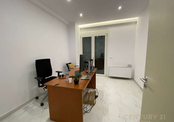 Ambient biznesi me qera 3+1 ne Tirane - 1,600 Euro