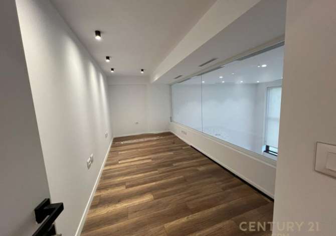 Ambient biznesi me qera 3+1 ne Tirane - 1,800 Euro