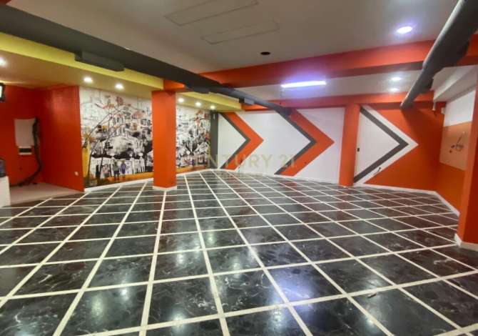 Ambient biznesi me qera 3+1 ne Tirane - 1,600 Euro