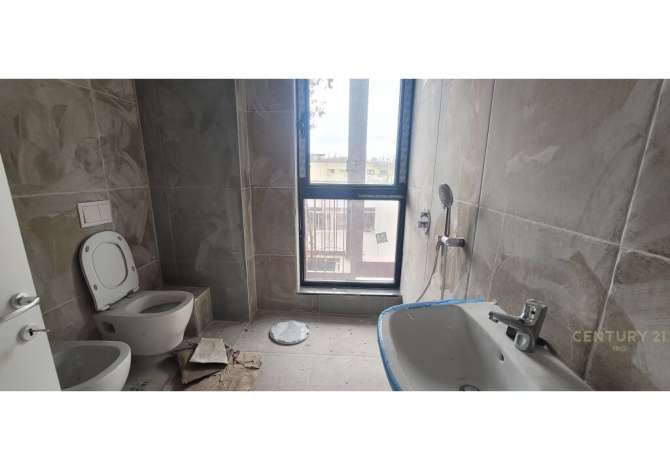 AMBJENT ZYRE PER QIRA TE GARDEN BUILDING!