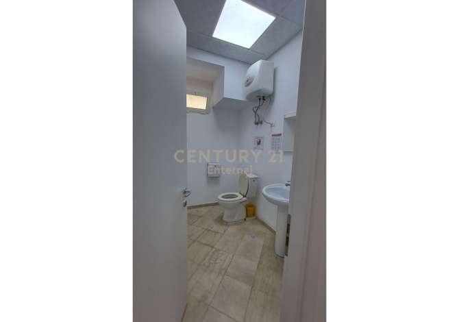 Ambjent biznesi per qira ne Bllok