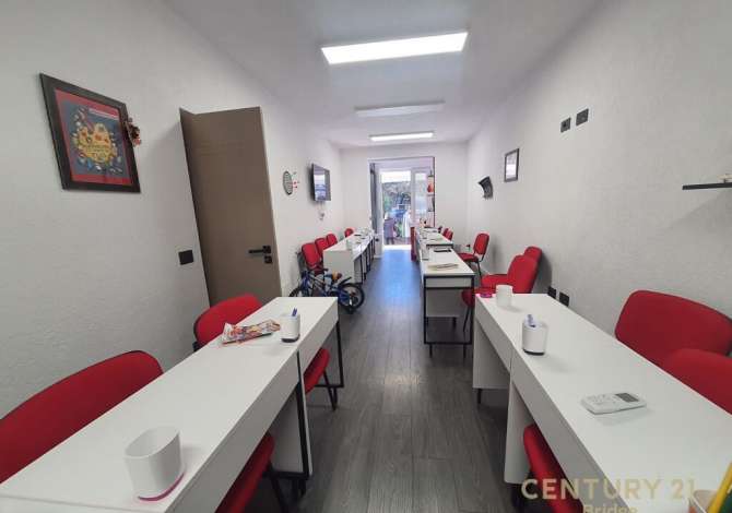 Ambient biznesi me qera 3+1 ne Tirane - 750 Euro