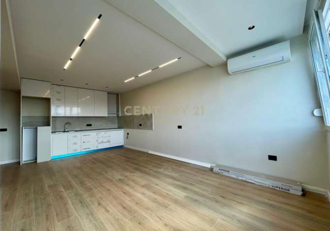 Ambient biznesi me qera 3+1 ne Tirane - 600 Euro