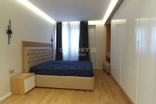 Shtepi me qera 2+1 ne Tirane - 1,350 Euro