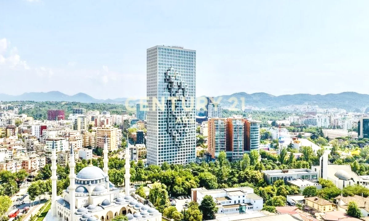 ambient me fasade nga rruga tek Downtown one ,Rruga e Elbasanit !