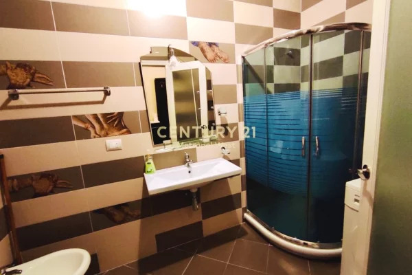 Shtepi me qera Apartament ne Tirane, 2+1, Mobilimi E mobiluar, Pagesa 750  Euro.