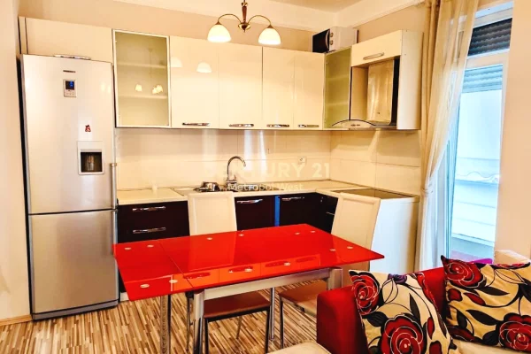 Shtepi me qera Apartament ne Tirane, 2+1, Mobilimi E mobiluar, Pagesa 750  Euro.