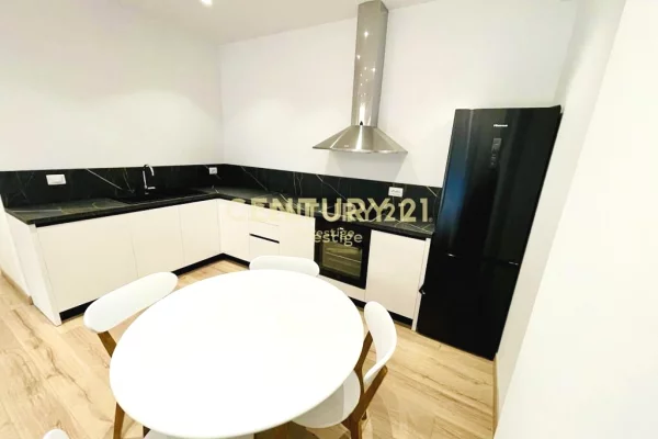 Shtepi me qera Apartament ne Tirane, 2+1, Mobilimi E mobiluar, Pagesa 1,500  Euro.