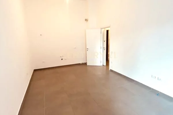 Shtepi me qera Apartament ne Tirane, 1+1, Mobilimi Bosh, pa mobiluar, Pagesa 700  Euro.