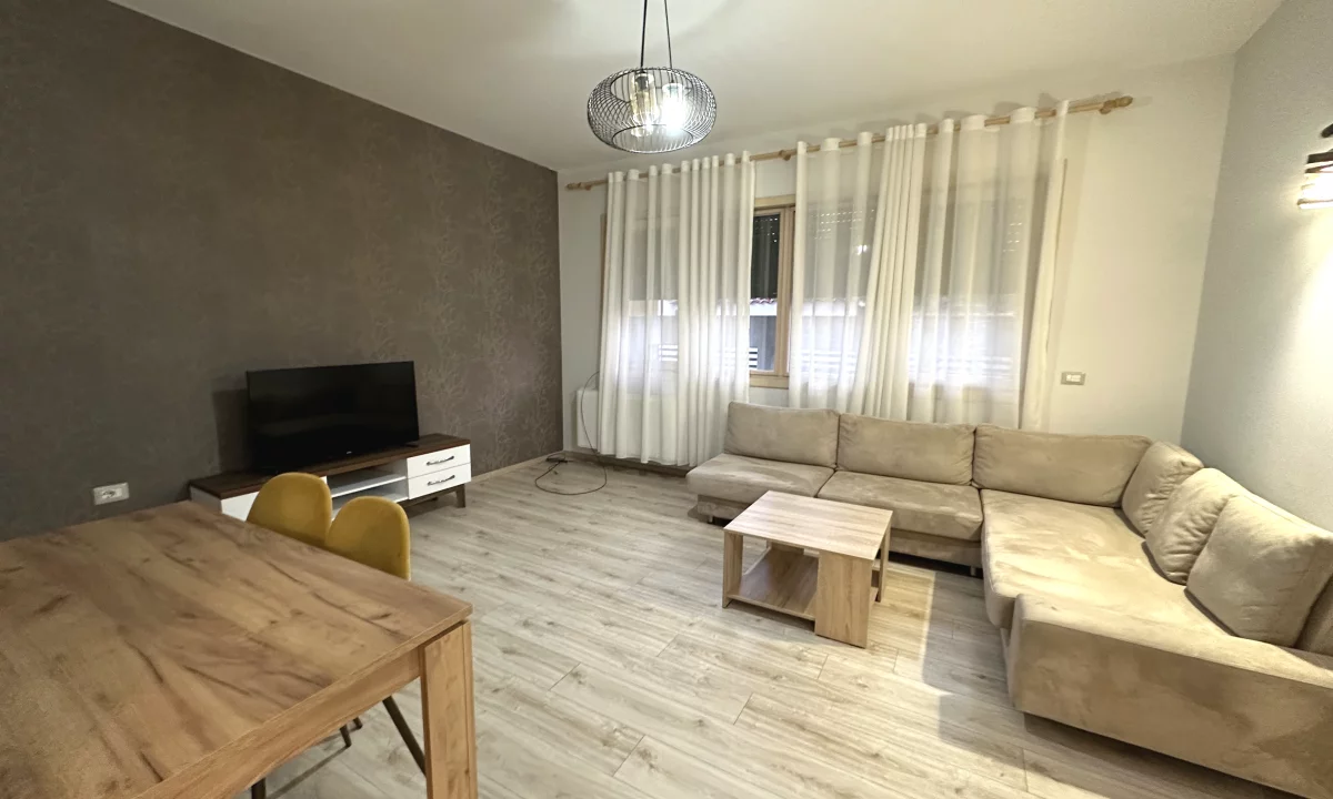 Shtepi me qera Apartament ne Tirane, 2+1, Mobilimi E mobiluar, Pagesa 600  Euro.