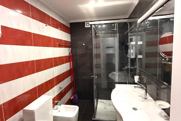 Shtepi me qera Apartament ne Tirane, 2+1, Mobilimi E mobiluar, Pagesa 1,500  Euro.