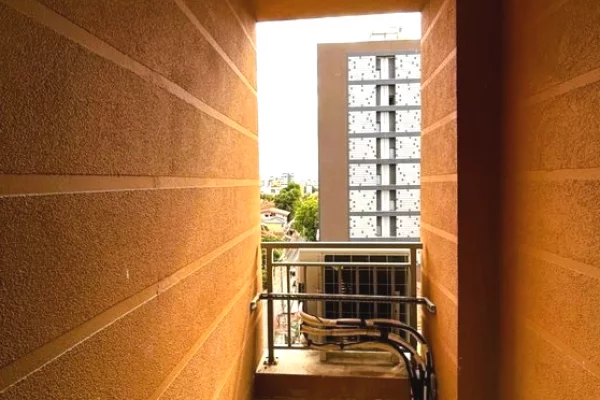 Shtepi ne shitje Apartament ne Tirane, 2+1, Mobilimi Bosh, pa mobiluar, Pagesa 260,000  Euro.