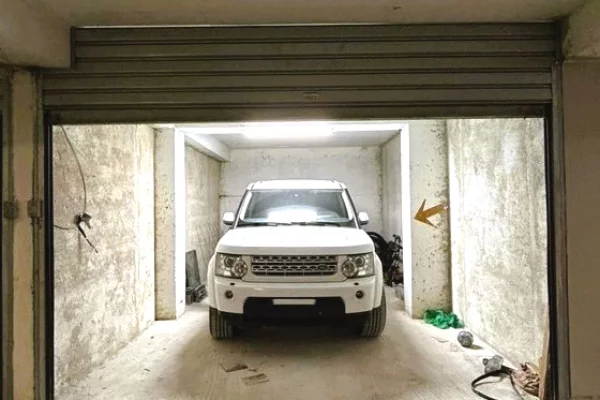 Shtepi ne shitje Apartament ne Tirane, 2+1, Mobilimi Bosh, pa mobiluar, Pagesa 260,000  Euro.