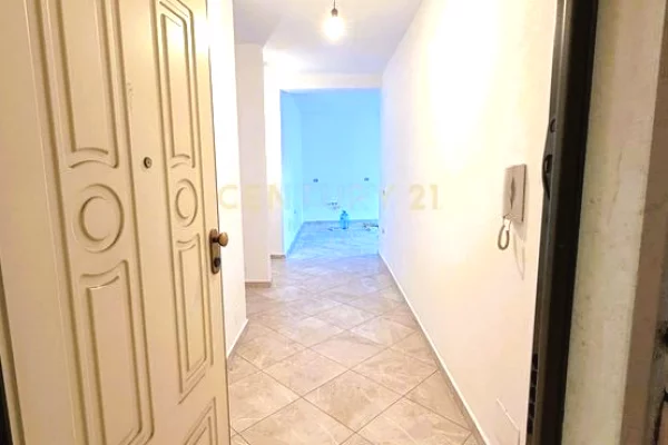 Jepet me qira ambient zyre – Qender, pas 15-kateshit