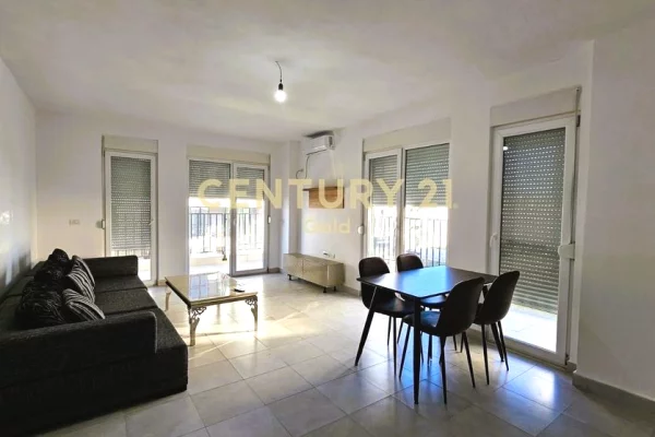 Apartament 2+1+2 tek 5 Maji me qera