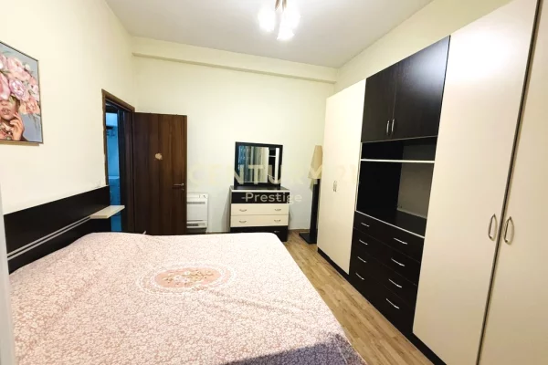 Shtepi me qera 2+1 ne Tirane - 900 Euro
