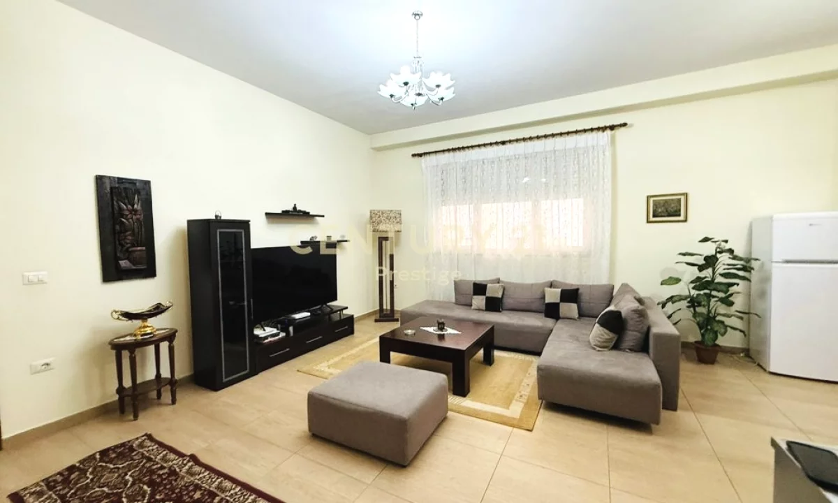 Shtepi me qera Apartament ne Tirane, 2+1, Mobilimi E mobiluar, Pagesa 900  Euro.