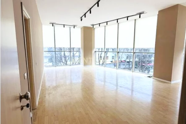 Zyre Me Qira perballe Drejtorise se Policise, Tirane