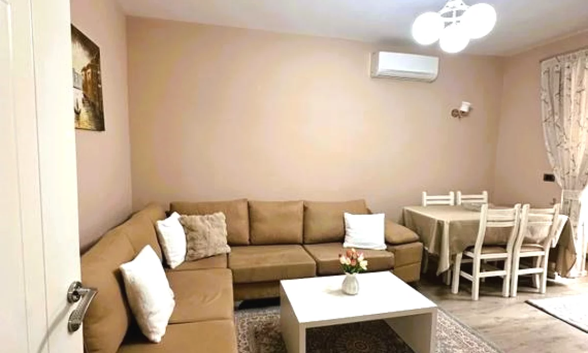 Shtepi me qera Apartament ne Tirane, 2+1, Mobilimi E mobiluar, Pagesa 65,000  Leke.