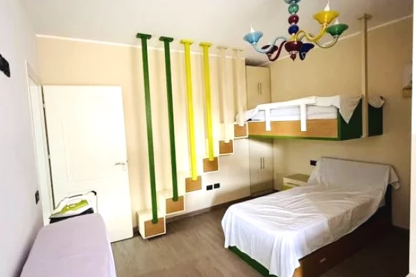 Shtepi me qera Apartament ne Tirane, 2+1, Mobilimi E mobiluar, Pagesa 550  Euro.