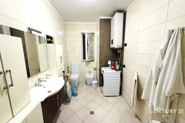 Shtepi me qera Apartament ne Tirane, 2+1, Mobilimi E mobiluar, Pagesa 550  Euro.