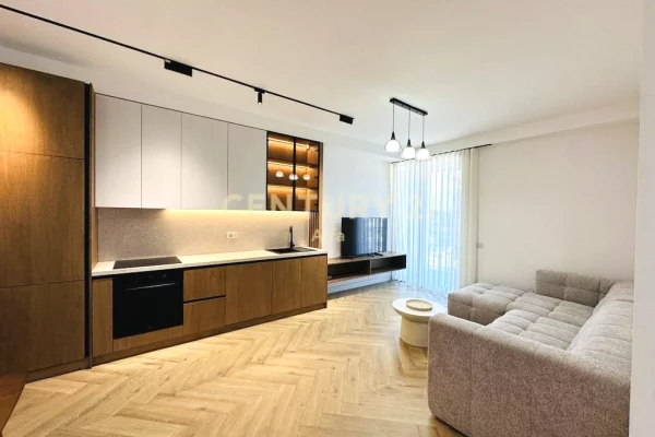 Shtepi me qera 2+1 ne Tirane - 1,200 Euro