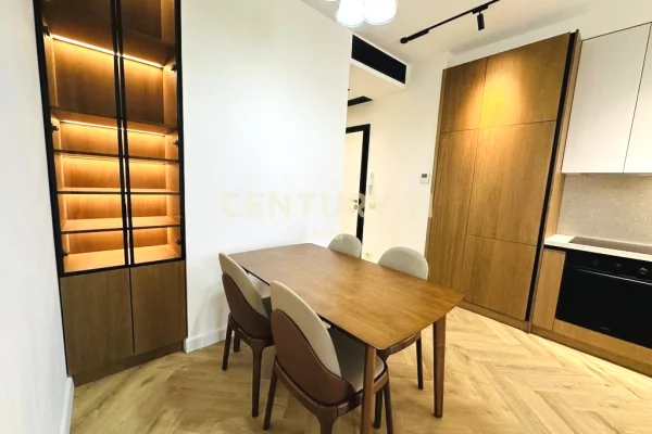 Shtepi me qera 2+1 ne Tirane - 1,200 Euro