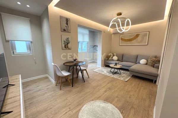 Shtepi ne shitje Apartament ne Tirane, 1+1, Mobilimi E mobiluar, Pagesa 125,000  Euro.