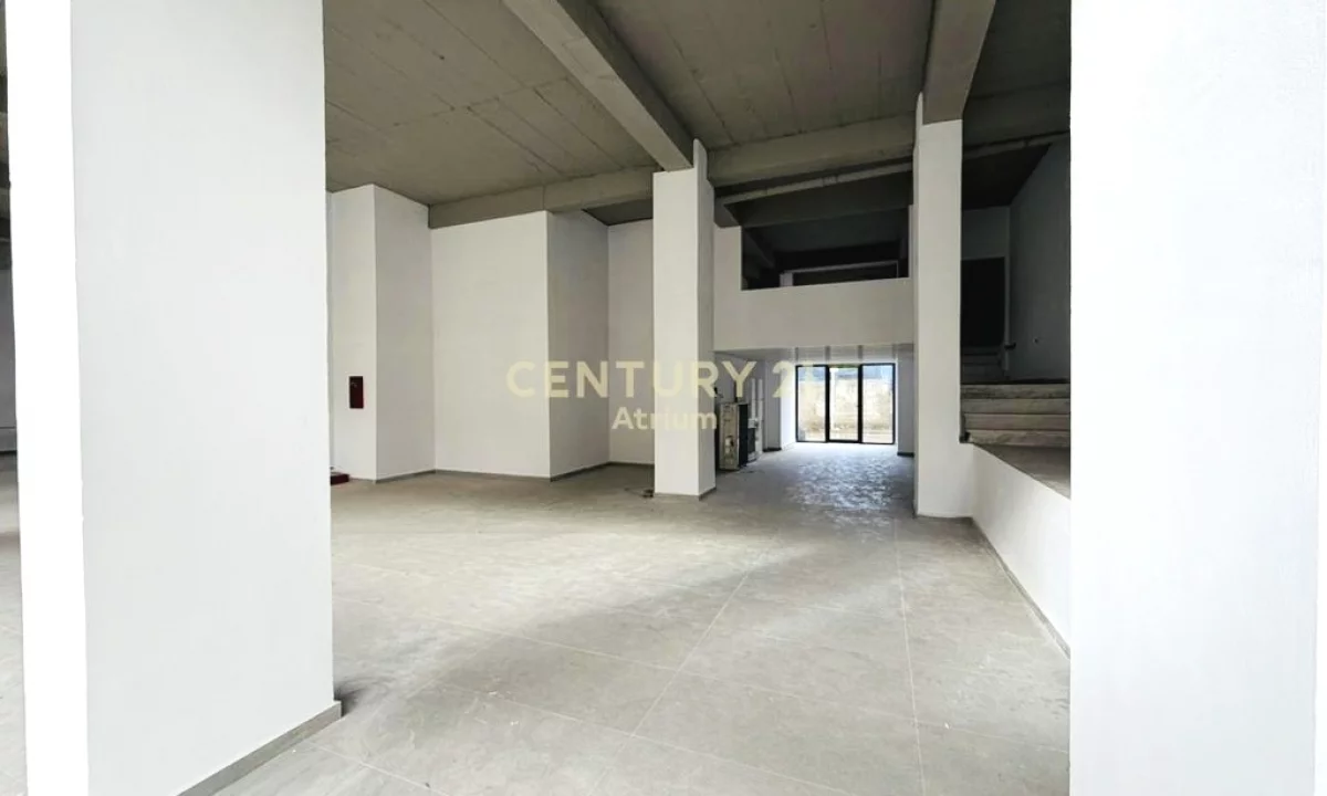 Ambient Komercial me Qira tek Shkolla Niket Dardani, Tirane