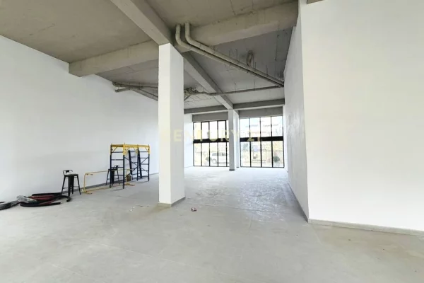 Ambient biznesi me qera 1+1 ne Tirane - 4,500 Euro