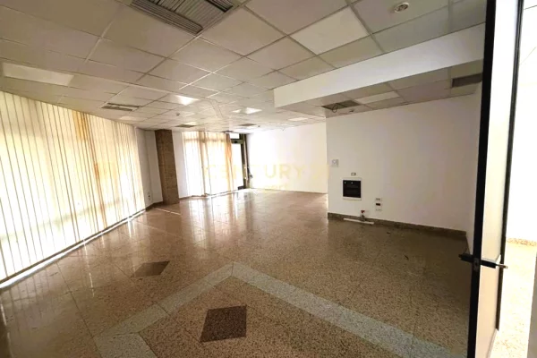 Ambient biznesi me qera 3+1 ne Tirane - 5,800 Euro