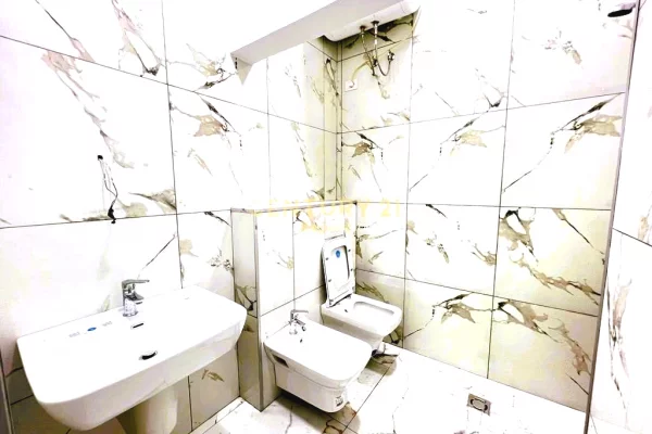 Ambient biznesi me qera 3+1 ne Tirane - 750 Euro