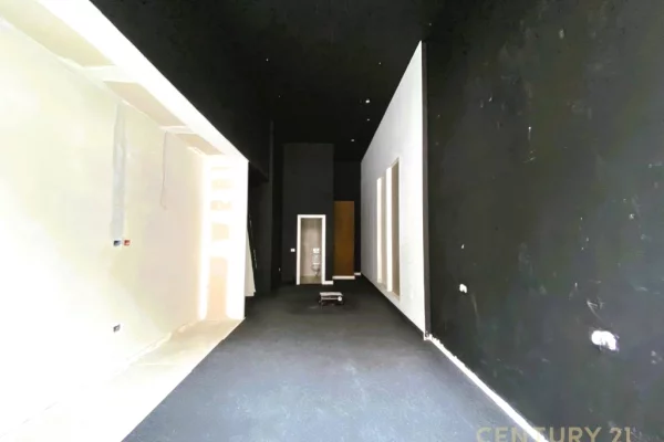 EKSKLUZIVE ! KOMUNA E PARISIT NJESI KOMERCIALE ME QIRA BUZE RRUGE