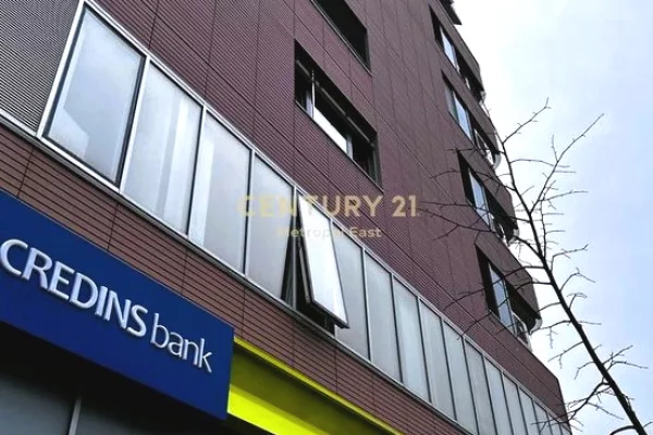 Ambient biznesi me qera 3+1 ne Tirane - 3,500 Euro