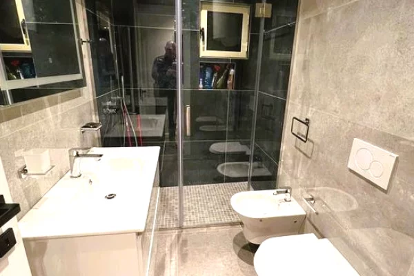 Shtepi me qera Apartament ne Tirane, 2+1, Mobilimi E mobiluar, Pagesa 700  Euro.