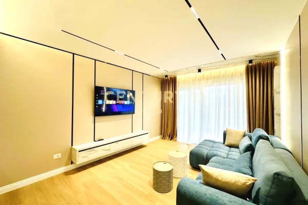 Shtepi me qera 2+1 ne Tirane - 1,300 Euro