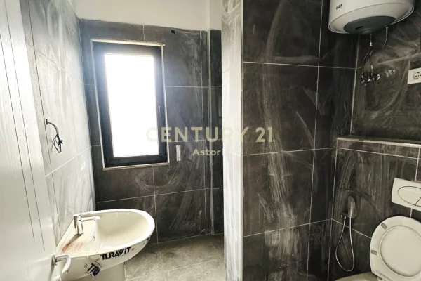 Appartamento in vendita a Tirana 2+1, Arredato