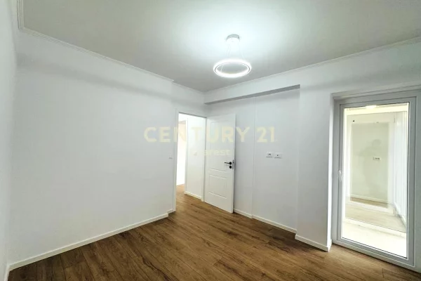 Appartamento in vendita a Tirana 1+1, Vuoto