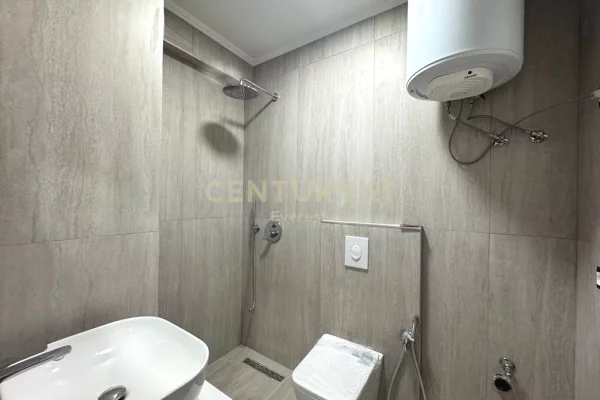 Appartamento in vendita a Tirana 1+1, Vuoto