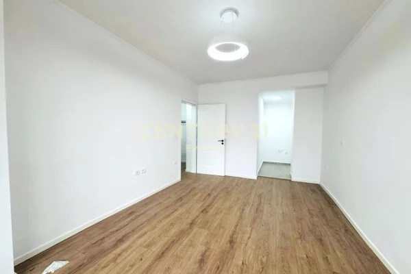 Appartamento in vendita a Tirana 1+1, Vuoto
