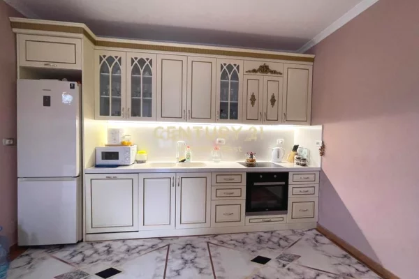 Casa privata/Indipendente in vendita a Tirana 4+1, Arredato