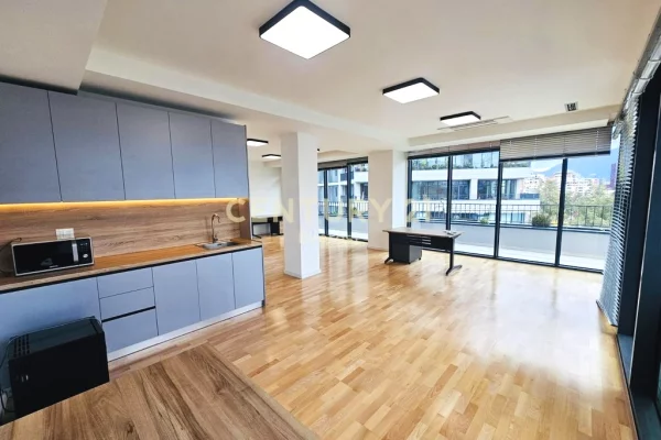 Tek Lake View, Zyre Me 3 Poste Parkimi!!!