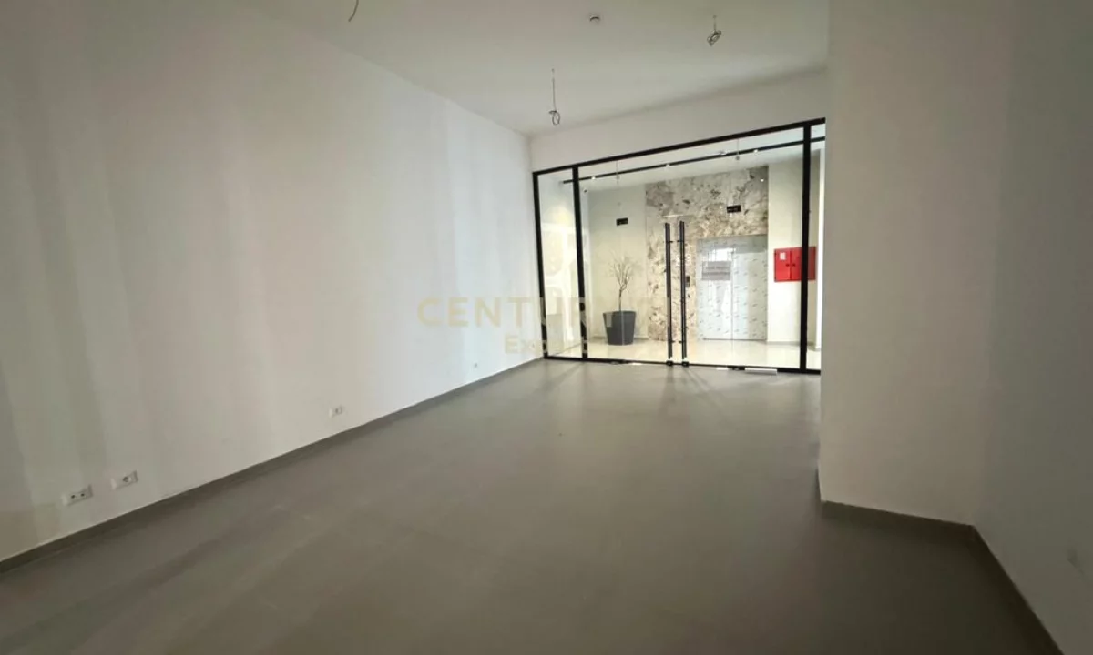 TEK GARDEN BUILDING JAPIM AMBJENT KOMERCIAL PER QIRA