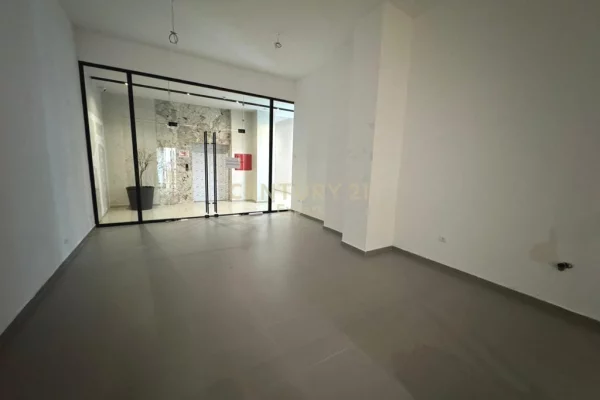 TEK GARDEN BUILDING JAPIM AMBJENT KOMERCIAL PER QIRA