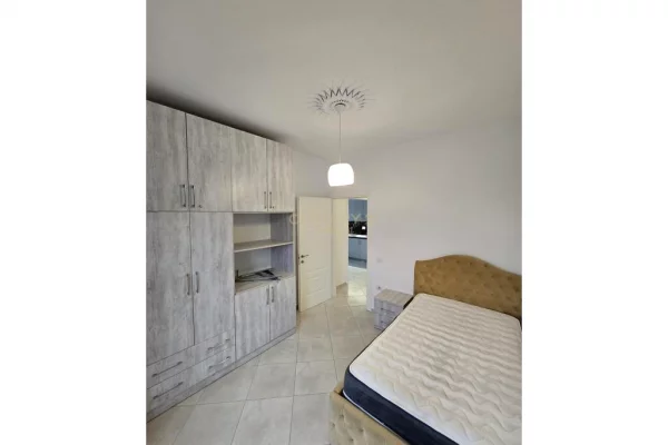 Shtepi me qera Apartament ne Tirane, 2+1, Mobilimi E mobiluar, Pagesa 900  Euro.